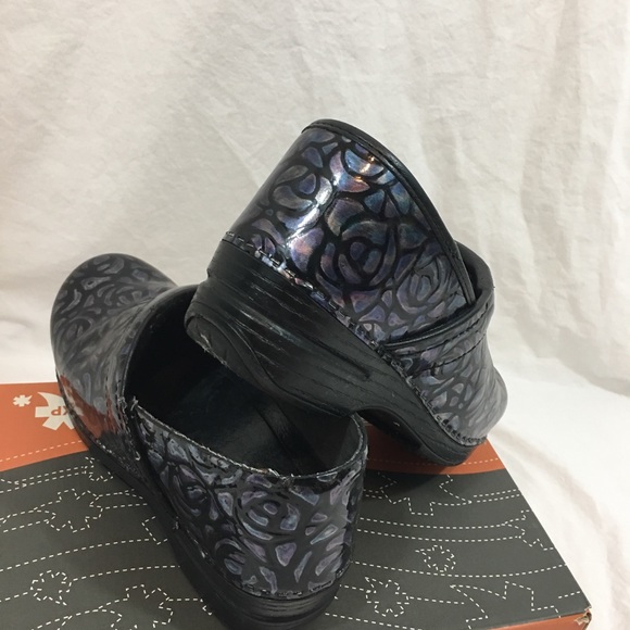 dansko night rose